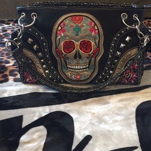 Beautiful sugar skull purse :)